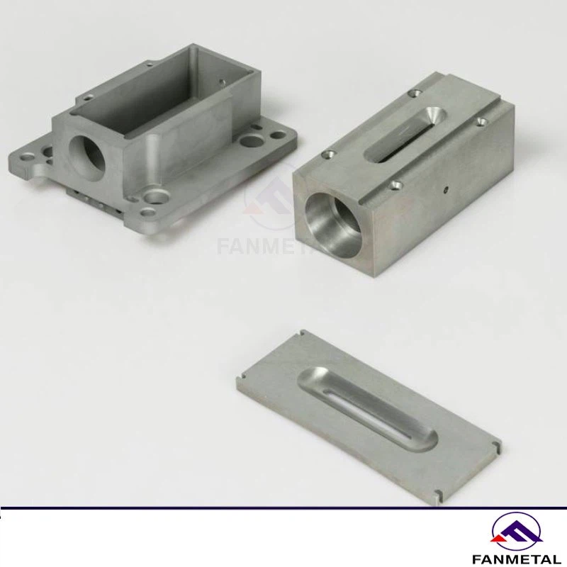 Části implantátu s molybdenovými ionty